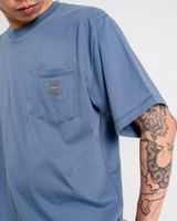 Reach Kaos Pocket Basic Cotton Combed 20s Pria Wanita